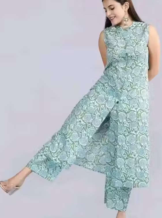Stylish Rayon Printed sleeveles Kurta With Palazzos Set For Women2